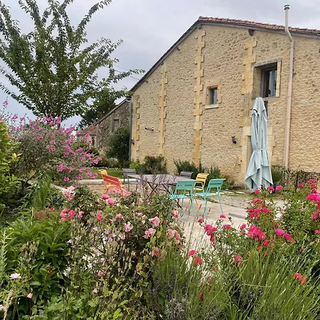 Chambre D'hote, Sauna, Repas Healthy, Massage Pensión Leguillac de Cercles